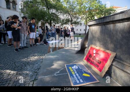 Munich, Allemagne. 18 juin 2019. Le 18.6.2019, quelques dizaines d'étudiants de Hong Kong à Munich se sont ralliés en solidarité avec le mouvement pas d'extradition vers la Chine. (Photo par Alexander Pohl/Sipa USA) crédit: SIPA USA/Alay Live News Banque D'Images