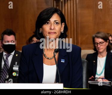 Washington, États-Unis. 20 juillet 2021. La Dre Rochelle Wamensky, directrice des centres de contrôle et de prévention des maladies, assiste à une audience du Comité sénatorial de la santé, de l'éducation, du travail et des pensions. Crédit : SOPA Images Limited/Alamy Live News Banque D'Images