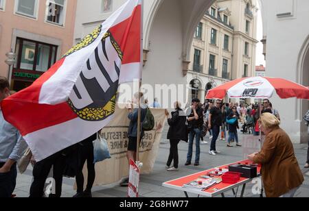 Munich, Allemagne. 25 mai 2019. Le parti néo-azi NPD avait un stand à Munich pour les prochaines élections européennes. (Photo par Alexander Pohl/Sipa USA) crédit: SIPA USA/Alay Live News Banque D'Images