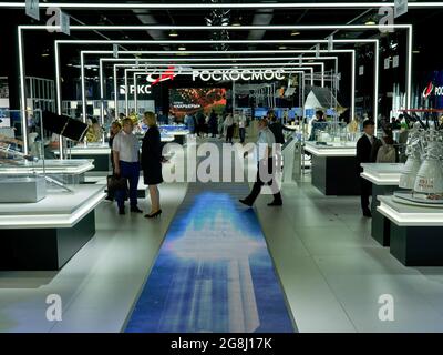 Zhukovsky, Russie. 20 juillet 2021. Le pavillon Roscosmos vu pendant les travaux du XV salon international de l'aviation et de l'espace MAKS-2021 qui a été ouvert par le Président de la Fédération de Russie, Vladimir Poutine. MAKS (salon international de l'air et de l'espace) est un salon aérien international biennal qui se tient à l'aéroport international de Zhukovsky et est un marché traditionnel pour l'industrie russe de la défense et de l'aérospatiale commerciale. Crédit : SOPA Images Limited/Alamy Live News Banque D'Images