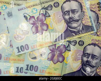 plusieurs centaines de billets de lei roumains Banque D'Images