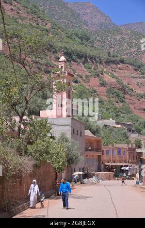 Villages berbères dans la belle vallée de l'Ourika, Haut Atlas ma Banque D'Images