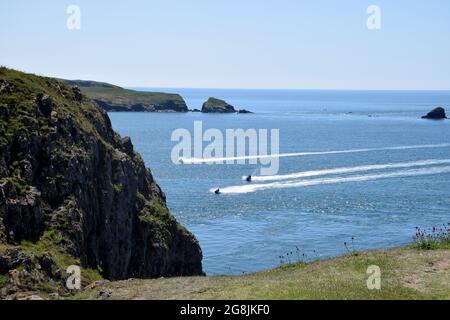 Jet skis, Tenby, Pembrokeshire South Wales juillet 2021 Banque D'Images