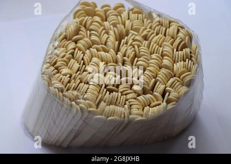 Pack de bâtonnets de popsicle également connu par les noms crème glacée ou bâtons de Lollipop utilisation pour faire la maison de popsicle et les objets artisanaux miniatures Banque D'Images