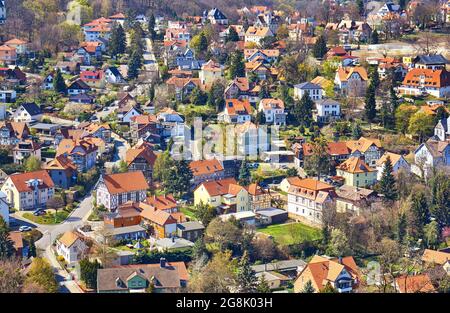 Vue sur la ville depuis le dessus d'une ville allemande typique d'Europe. Banque D'Images