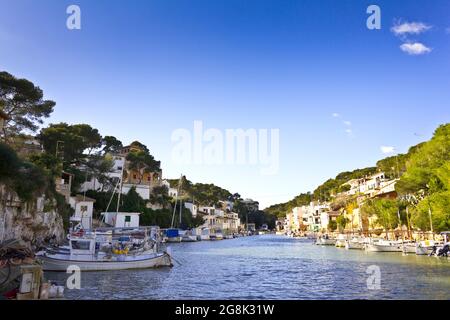 Le beau village de pêcheurs Cala Figuera, sur l'île des baléares de Majorque ou Majorque, par une journée ensoleillée en hiver. Banque D'Images
