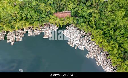 Trang an Landscape Complex est situé dans la ville de Ninh Binh, à environ 90 km au sud-est de Ha Noi Banque D'Images