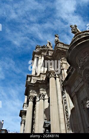 Cathédrale de Murcia, Espagne photo spectaculaire du monument historique de la Renaissance espagnole vue panoramique sur les élégantes tours et colonnes de la façade du TH Banque D'Images