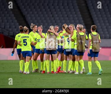 (210721) -- TOKYO, le 21 juillet 2021 (Xinhua) -- les joueurs de Suède célèbrent après avoir gagné lors du match G de football féminin entre la Suède et les États-Unis à Tokyo 2020, Japon, le 21 juillet 2021. (Xinhua/Guo Chen) Banque D'Images