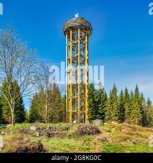 Tour d'observation Svetly vrch près d'Albrechtice dans les montagnes de Jizerske, République Tchèque, 9 mai 2021. (CTK photo/Jiri Castka) Banque D'Images