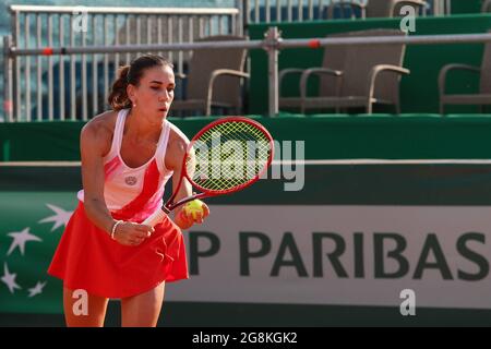 Gdynia, Pologne. 20 juillet 2021. Nuria Parizzas Diaz (ESPAGNE) contre Magdalena Frech (POLOGNE) vu en action pendant le tournoi ouvert BNP Paribas Pologne (catégorie WTA 250) à Gdynia. Note finale 6:3, 2:6, 6:4 pour Diaz. Crédit : SOPA Images Limited/Alamy Live News Banque D'Images