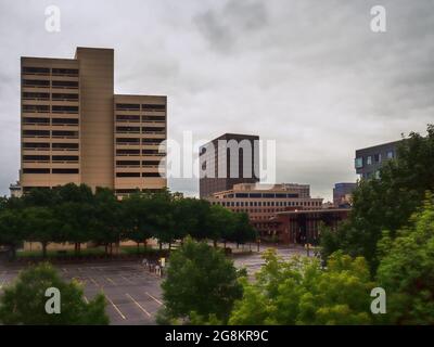 Syracuse, New York, États-Unis. 17 juillet 2021. Vue imprenable sur le centre-ville de Syracuse, New York, le matin d'un week-end couvert Banque D'Images