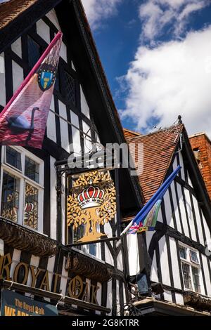 Royaume-Uni, Angleterre, Worcestershire, Evesham, Vine Street, Royal Oak Pub, façade en bois Banque D'Images