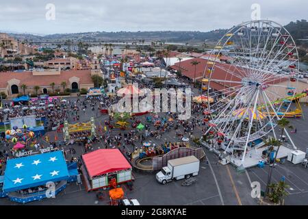 Une foule en visite à la foire de San Diego Banque D'Images