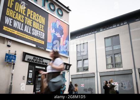 Brighton, East Sussex, Royaume-Uni. 3 juillet 2021. Un panneau d'affichage a été érigé dans le centre-ville de Brighton pour cibler Matt Hancock après l'apparition des images de bombardement Banque D'Images