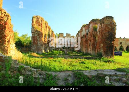 Ancienne forteresse en ruines teutonique Banque D'Images