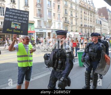 MANIFESTATION CONTRE LA VACCINATION À PARIS Banque D'Images
