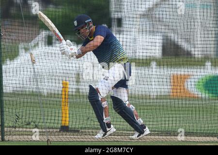 BECKENHAM, ROYAUME-UNI. 21 JUILLET. David Bedingham de Durham chauves-souris pendant la séance d'entraînement et de filets de Durham avant le match de la coupe Royale de Londres avec Kent au terrain du comté, Beckenham, le mercredi 21 juillet 2021. (Crédit : will Matthews | MI News) crédit : MI News & Sport /Alay Live News Banque D'Images