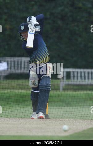 BECKENHAM, ROYAUME-UNI. 21 JUILLET. Cameron Bancroft de Durham chauves-souris pendant la séance de formation et de moustiquaires de Durham avant le match de la coupe Royale de Londres avec Kent au terrain du comté, Beckenham, le mercredi 21 juillet 2021. (Crédit : will Matthews | MI News) crédit : MI News & Sport /Alay Live News Banque D'Images