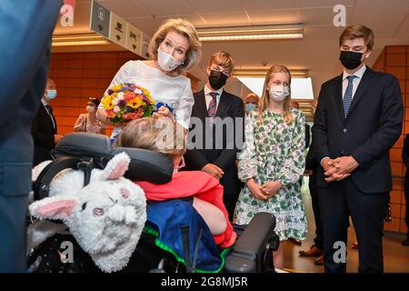 La reine Mathilde de Belgique, le prince Emmanuel, la princesse Eleonore et le prince Gabriel photographiés lors d'une visite de la famille royale à l'occasion du BE Banque D'Images