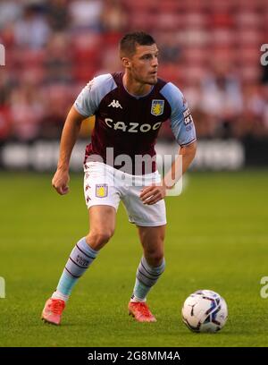 Frédéric Guilbert de la Villa Aston lors du match amical d'avant-saison au stade Banks, Walsall. Date de la photo: Mercredi 21 juillet 2021. Banque D'Images