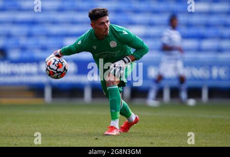 Reading, Royaume-Uni. 21 juillet 2021. Reading, ANGLETERRE - JUILLET 21: Reading's Luke Southwood pendant friendly entre Reading et West Ham United au Select car Leasing Stadium, Reading, Royaume-Uni le 21 juillet 2021 crédit: Action Foto Sport/Alay Live News Banque D'Images