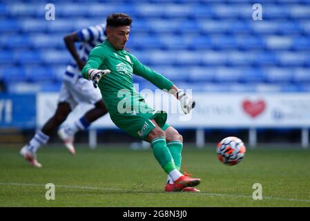 Reading, Royaume-Uni. 21 juillet 2021. Reading, ANGLETERRE - JUILLET 21: Reading's Luke Southwood pendant friendly entre Reading et West Ham United au Select car Leasing Stadium, Reading, Royaume-Uni le 21 juillet 2021 crédit: Action Foto Sport/Alay Live News Banque D'Images