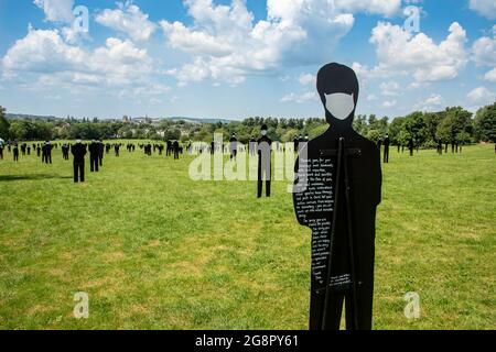 Debout avec Giants (hommage au NHS) South Park, Oxford, Royaume-Uni. Banque D'Images