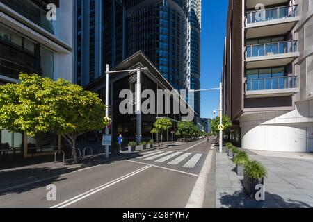 Sydney, Australie. 22 juillet 2021. Sydney, Australie. Jeudi 22 juillet 2021. Vues générales de Barangaroo et de scènes de rue vides.de nouvelles restrictions imposées ont mis fin à tous les travaux de construction à Sydney au moins jusqu'au 30 juillet en raison de la variante très infectieuse du delta de Covid-19. Crédit : Paul Lovelace/Alamy Live News Banque D'Images