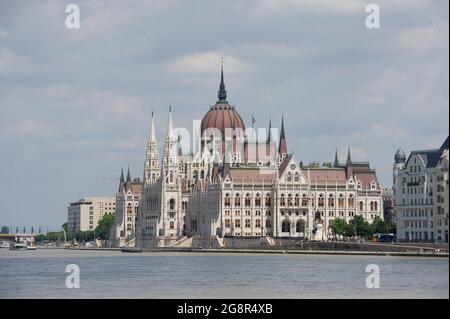 Budapest, Varsovie, Hongrie. 22 juillet 2021. Le bâtiment du Parlement hongrois (Orszaghaz) est photographié le 22 juillet 2021 à Budapest, en Hongrie. (Credit image: © Aleksander Kalka/ZUMA Press Wire) Credit: ZUMA Press, Inc./Alamy Live News Banque D'Images