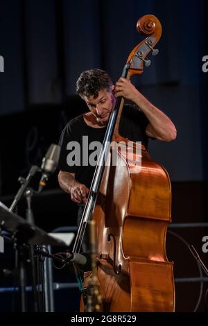 Naples, Italie. 21 juillet 2021. John John Patitucci Triowith Brian Blade et Chris Potter. (Photo de Giovanni Esposto/Pacific Press/Sipa USA) crédit: SIPA USA/Alay Live News Banque D'Images