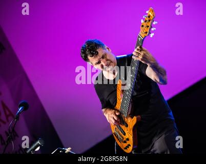 Naples, Italie. 21 juillet 2021. John John Patitucci Triowith Brian Blade et Chris Potter. (Photo de Giovanni Esposto/Pacific Press/Sipa USA) crédit: SIPA USA/Alay Live News Banque D'Images