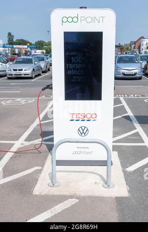 Tescos nouveau point de charge électrique rapide à la succursale de Blue Boar Lane Norwich à Norfolk, spongiée par Volkswagen Banque D'Images