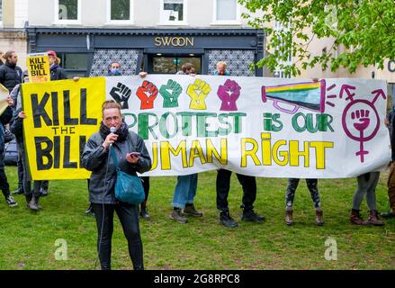 Bristol, Royaume-Uni. 1er mai 2021. Tuez le projet de loi les manifestants sont photographiés au College Green lorsqu’ils participent à la 11e manifestation de Bristol intitulée « tuez le projet de loi ». Banque D'Images