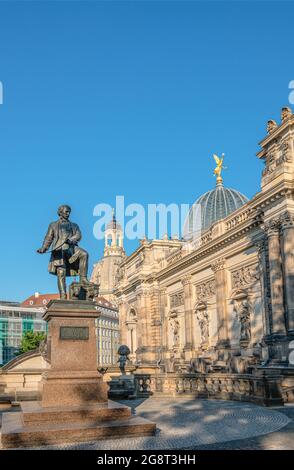 Monument de Gottfried Semper sur la terrasse de Bruehls à Dresde, Saxe, Allemagne Banque D'Images