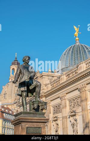 Monument de Gottfried Semper sur la terrasse de Bruehls à Dresde, Saxe, Allemagne Banque D'Images