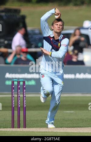 BECKENHAM, ROYAUME-UNI. 22 JUILLET Scott Borthwick de Durham Bowls lors du match de la Royal London One Day Cup entre Kent et Durham au County Ground, à Beckenham, le jeudi 22 juillet 2021. (Credit: Will Matthews | MI News ) Credit: MI News & Sport /Alay Live News Banque D'Images