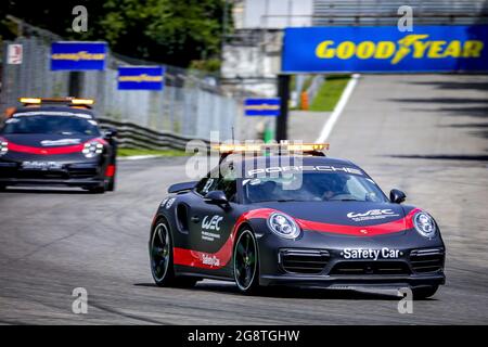 voiture de sécurité, pendant les 6 heures de Monza, 3e tour du Championnat du monde d'endurance 2021 de la FIA, FIA WEC, sur l'Autodromo Nazionale di Monza, du 16 au 18 juillet 2021 à Monza, Italie - photo Paulo Maria / DPPI Banque D'Images