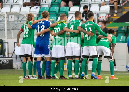 Dublin, Irlande. 22 juillet 2021. L'équipe du FC Levadia pose une photo lors du deuxième tour de qualification de l'UEFA Europa Conference League, match de la 1re jambe entre le FC Dundalk et le FC Levadia Tallinn au stade de Tallaght à Dublin, Irlande, le 22 juillet 2021 (photo d'Andrew SURMA/SIPA USA). Credit: SIPA USA/Alay Live News Banque D'Images