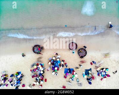 Belle plage dans la province de Quang Binh au centre du Vietnam Banque D'Images