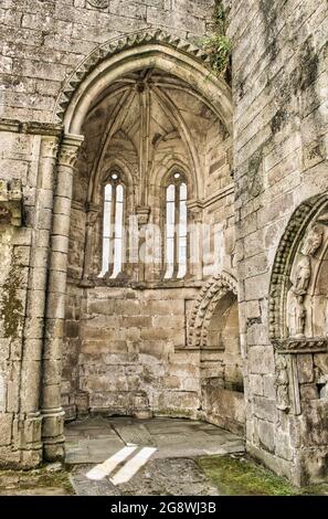 Ancienne chapelle dans les ruines du couvent de San Domingos à Pontevedra, Espagne Banque D'Images