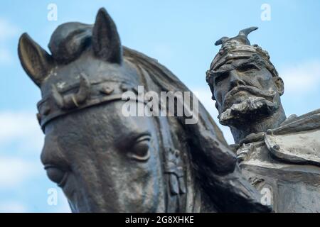 13 juin 2021, Albanie, Tirana : le monument Skanderbeg sur la place Skanderbeg à Tirana. Photo: Peter Endig/dpa-Zentralbild/ZB Banque D'Images