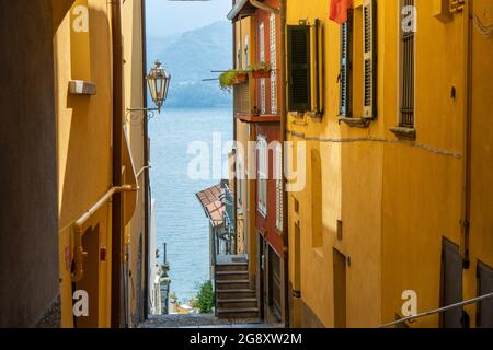 Varenna, Italie - juillet 22 2021 - rues étroites à Varenna est un village célèbre sur le lac de Côme Banque D'Images