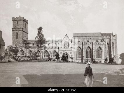 Une vue de la fin du XIXe siècle de l'église du Saint-rude, appelée Greyfiars, est l'église paroissiale médiévale de Stirling, en Écosse. Il est nommé d'après la sainte Rood, une relique de la vraie Croix sur laquelle Jésus a été crucifié. L'église a été fondée en 1129 sous le règne de David Ier, mais la première partie de l'église actuelle date du XVe siècle. En tant que tel, c'est le deuxième plus ancien bâtiment de Stirling après le château de Stirling, dont certaines parties datent du 14ème siècle. Le chœur et la tour ont été ajoutés au XVIe siècle. Banque D'Images