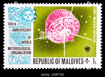 RÉPUBLIQUE DES MALDIVES - VERS 1973: Timbre-poste des Maldives montrant le satellite météorologique de Tiros Banque D'Images