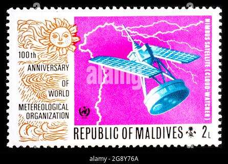 RÉPUBLIQUE DES MALDIVES - VERS 1973: Timbre-poste des Maldives montrant le satellite Nimbus Banque D'Images