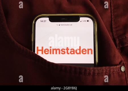 KONSKIE, POLAND - July 22, 2021: Heimstaden Ab logo displayed on mobile phone Banque D'Images