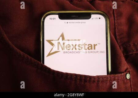 KONSKIE, POLOGNE - 22 juillet 2021 : logo du groupe Nexstar affiché sur le téléphone mobile Banque D'Images