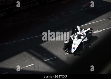 Londres, Royaume-Uni. 23 juillet 2021. 48 Mortara Edoardo (Ier), ROKiT Venturi Racing, Mercedes-Benz EQ Silver Arrow 02, action pendant l'ePrix de Londres 2021, 7e rencontre du Championnat du monde de Formule E 2020-21, sur Excel Londres du 24 au 25 juillet, à Londres, Royaume-Uni - photo Xavi Bonilla/DPPI crédit: Independent photo Agency/Alay Live News Banque D'Images