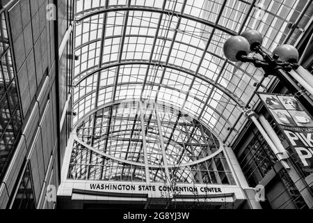 Une vue sur les structures de verre du Washington State Convention Center à Seattle. Photo prise le 26 janvier 2017. Banque D'Images